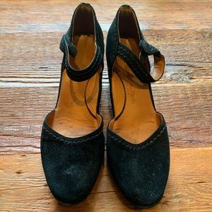 L’Amour Des Pieds black suede shoes